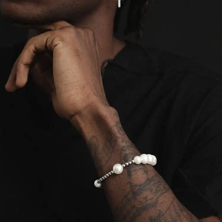 Buy VIPUNJ Premium Quality White & Black Pearl Gems Round Smooth Beads  Stretchable Bracelet For Men & Women | Good Luck Bracelet | Gifting Bracelet  | Beaded Bracelets | Bracelet For Couples
